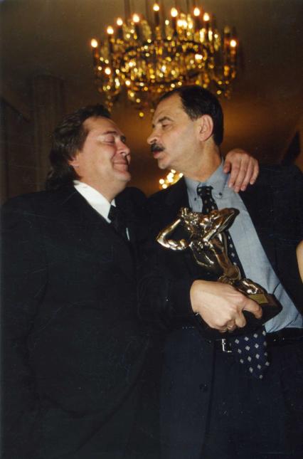 Диск8. Премия ТЭФИ-2001 актер Юрий Стоянов Олейник Илья