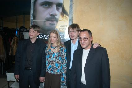 Диск21. Премьера фильма Граффити  2006 год. актер Потапов Сергей Максим Хусаинов актер Новиков Андрей