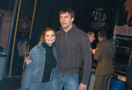 Диск21. Премьера фильма  Свои 2004 год. актриса Пегова Ирина актер Орлов Дмитрий