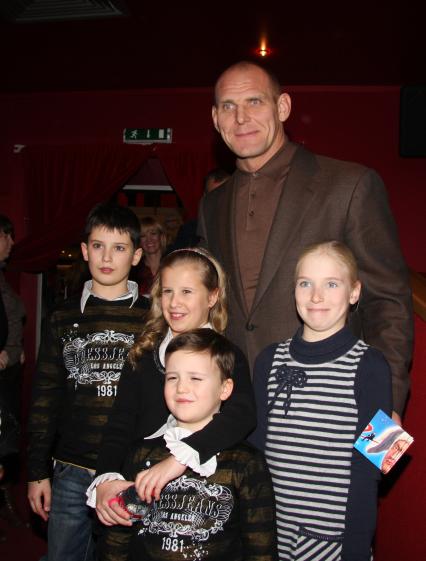 Диск22. Премьера фильма Любовь Морковь 2 2008 год. Карелин Александр