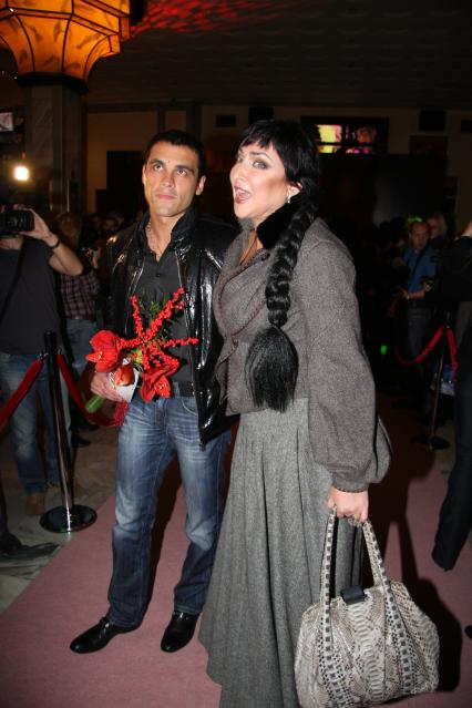 Диск25. Премьера фильма Весельчаки 2009 год. певица Милявская Лолита
