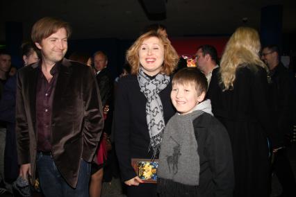Диск24. Премьера фильма Книга мастеров 2009 год . телеведущая Елена Ищеева
