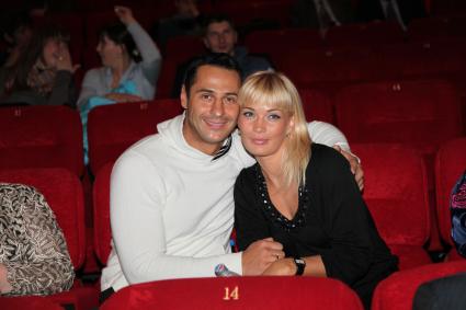 Диск27. Премьера фильма Мы из будущего 2 2010 год . участник группы Чай вдвоем Стас Костюшкин