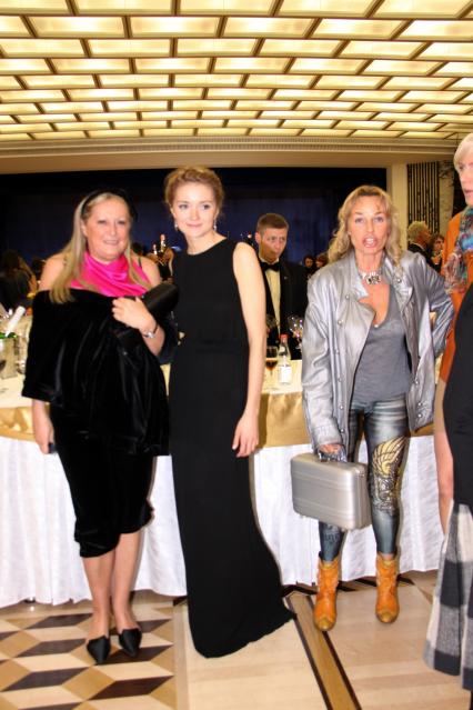 Диск30. Премьера фильма Утомленные солнцем-2. Предстояние 2010 год актриса Наталья Андрейченко Татьяна Михалкова дочь актриса Надежда Михалкова