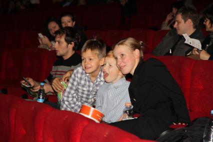 Диск32.Премьера фильма Иван Царевич и серый волк 2011 год актриса Шалаева Мария с детьми