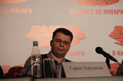 Диск35. Премьера фильма `Самый лучший фильм 3-ДЭ` 2011 год. На снимке: актер, участник шоу `Comedy Club` Гарик `Бульдог` Харламов.