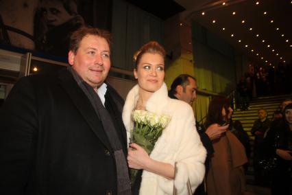 Диск35. Премьера фильма `Самка` 2011 год. На снимке: актеры Станислав Дужников и Бабушкина Кристина.