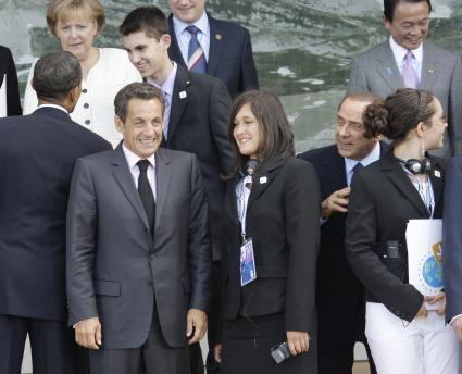 Рабочее заседание глав государств и правительств Группы восьми с участием представителей Бразилии, Египта, Индии, Китая, Мексики и ЮАР. Николя Саркози и Сильвио Берлускони.
