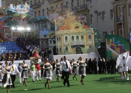 Празднование Дня города. Представление на Тверской площади.