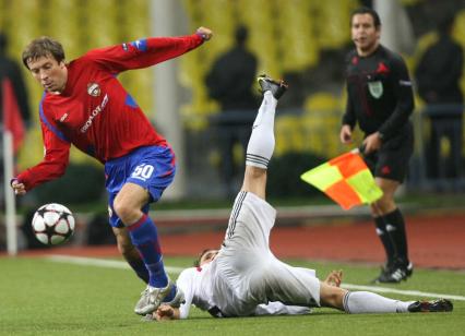 Большая спортивная арена стадиона Лужники. Матч Лиги чемпионов УЕФА 2009/2010 между командами ЦСКА - Бешикташ (Турция).