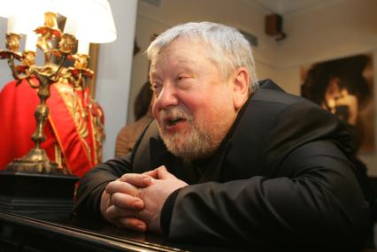 Соловьёв Сергей Александрович (родился 25 августа 1944) . советский и российский кинорежиссёр, сценарист, продюсер, народный артист России (1993)