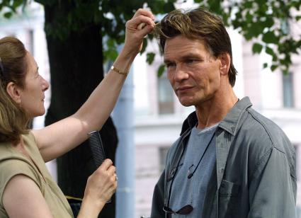 Патрик Суэйзи (англ. Patrick Swayze ; 18 августа 1952(19520818) . 14 сентября 2009) - американский актёр, танцор и автор-исполнитель, наиболее известный по ролям в фильмах Грязные танцы (1987) и Привидение (1990). В 1991 году американский журнал People назвал актёра самым сексуальным мужчиной года.