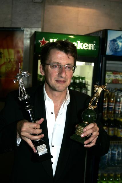 Джереми Брок  Jeremy Brock. Режиссер в кино: 2006 - Уроки вождения.  Церемония закрытия XXVIII ММКФ (02.07.2006) JDA 377 060713
060702 жда кинофест закрытие3