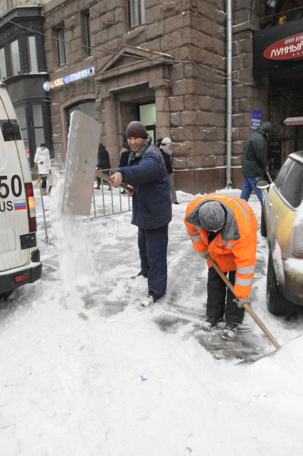 Уборка снега.