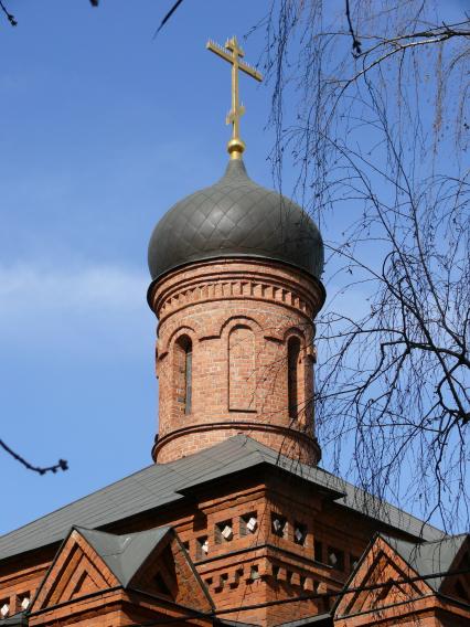 Храм святителя Митрофана Воронежского (Митрофаниевская церковь) - православный храм в районе Савёловский города Москвы. Единственный православный храм во всём районе. Единственный придел храма освящён в честь Митрофана Воронежского. Относится к Всехсвятскому благочинию Московской епархии. Построен в 1894.1895 при Елизаветинском приюте для сирот на средства купца Митрофана Грачёва. Закрыт в 1935 году. В 1990 году вновь передан верующим.