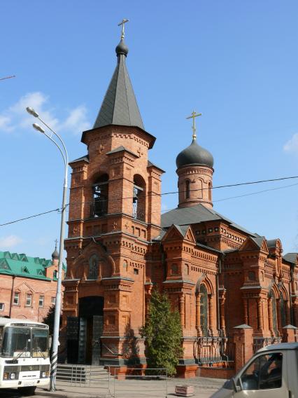 Храм святителя Митрофана Воронежского (Митрофаниевская церковь) - православный храм в районе Савёловский города Москвы. Единственный православный храм во всём районе. Единственный придел храма освящён в честь Митрофана Воронежского. Относится к Всехсвятскому благочинию Московской епархии. Построен в 1894.1895 при Елизаветинском приюте для сирот на средства купца Митрофана Грачёва. Закрыт в 1935 году. В 1990 году вновь передан верующим.