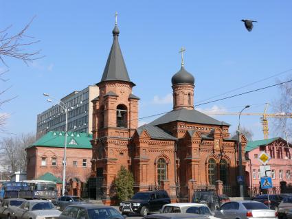 Храм святителя Митрофана Воронежского (Митрофаниевская церковь) - православный храм в районе Савёловский города Москвы. Единственный православный храм во всём районе. Единственный придел храма освящён в честь Митрофана Воронежского. Относится к Всехсвятскому благочинию Московской епархии. Построен в 1894.1895 при Елизаветинском приюте для сирот на средства купца Митрофана Грачёва. Закрыт в 1935 году. В 1990 году вновь передан верующим.