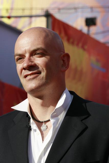 Ведущий Сэм Клебанов на церемонии открытия 29-го Международного кинофестиваля. 21 июня 2007 Москва, Россия