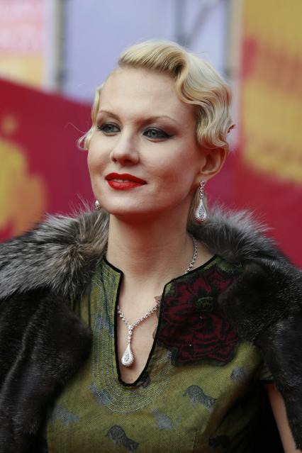 Актриса Рината Литвинова на церемонии открытия 30-го Международного кинофестиваля. 19 июня 2008 Москва, Россия