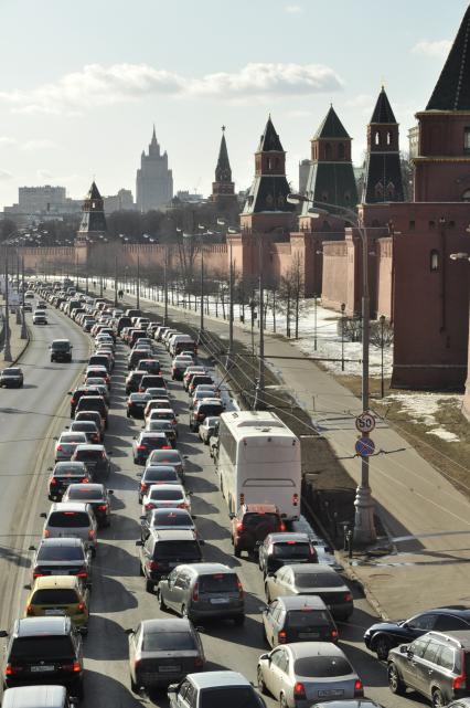 Пробка на Кремлевской набережной.