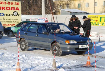 Уроки вождения водитель экзамен права на вождение