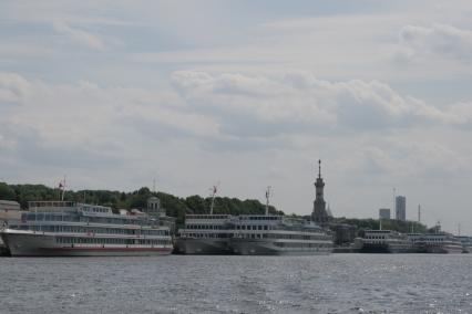 Северный речной вокзал . один из двух речных вокзалов Москвы (вместе с Южным). Расположен на берегу Химкинского водохранилища (Ленинградское шоссе, 51). Находится на территории САО г. Москвы.