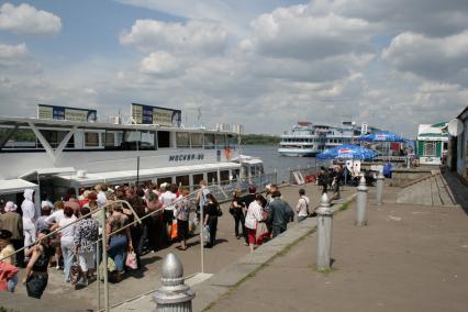 Северный речной вокзал . один из двух речных вокзалов Москвы (вместе с Южным). Расположен на берегу Химкинского водохранилища (Ленинградское шоссе, 51). Находится на территории САО г. Москвы.