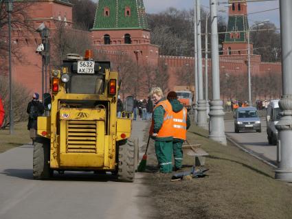 субботник уборка дворники спец транспорт трактор