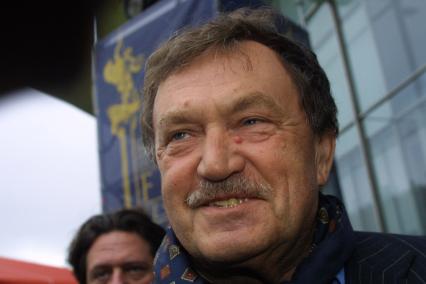 Аксёнов Василий Павлович (20 августа 1932 Казань . 6 июля 2009, Москва) - русский писатель