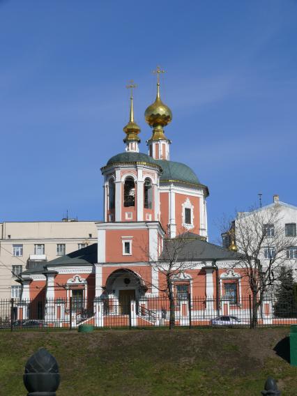 Церковь Троицы Живоначальной в Троицкой слободе, подворье Свято-Троицкой Сергиевой Лавры.