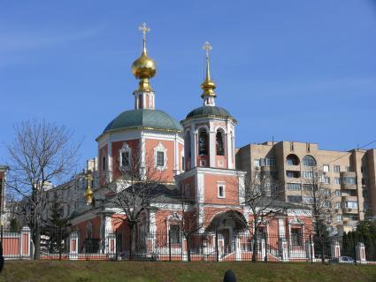 Церковь Троицы Живоначальной в Троицкой слободе, подворье Свято-Троицкой Сергиевой Лавры.