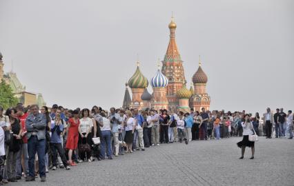 Акция \"Ночь в музее\". Очередь в Исторический музей