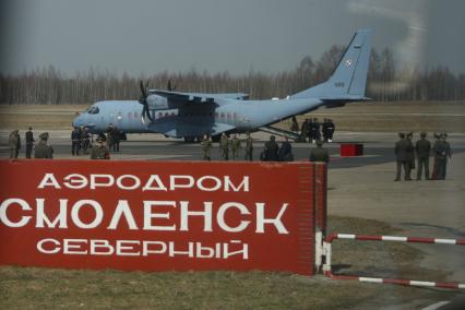 Самолет польского президента Леха Качиньского ТУ-154 разбился под Смоленском утром 10 апреля. Аэродром Смоленск северный