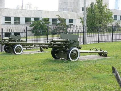 18.07.2009  57-мм противотанковая пушка образца 1941 года (ЗиС-2) (индекс ГРАУ - 52-П-271) - советская противотанковая пушка периода Великой Отечественной войны.