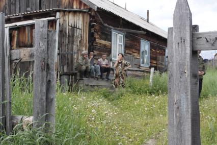 Стойбище оленеводов, рядом с поселком Байкит Красноярского края, 15 июля 2010