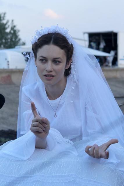 Актриса Ольга Куриленко на съемках фильма ЗЕМЛЯ ЗАБВЕНИЯ, 4 июля 2010 года.