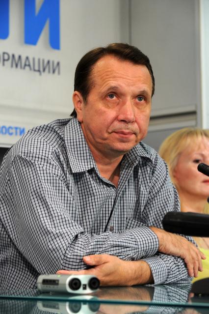 Дирижер Михаил Плетнев на пресс-конференции в РИА НОВОСТИ после начала скандала по обвинению его в педофелии, 8 июля 2010 года.