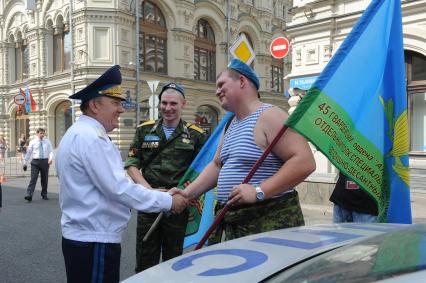 Празднование Дня воздушно-десантных войск (ВДВ)на Красной площади, Москва, 2 августа 2010 года. Армия. На фото: генерал Владимир Шаманов.