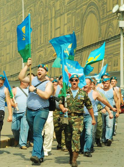 Празднование Дня воздушно-десантных войск (ВДВ) на Красной площади, Москва, 2 августа 2010 года. Армия.