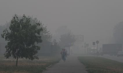 Смог от лесных пожаров в Москве,, 4 августа 2010 года. Климат. Жара. Лето. Гарь. ЭкологияЮ Глобадьное потепление. Стихийное бедствие. Стихия. Лесной пожар.