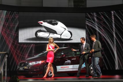 Автомобили и аксессуары, Московский международный автосалон 2010, Москва, 25 августа 2010 года. Автомобиль. Машина. Хонда (HONDA)