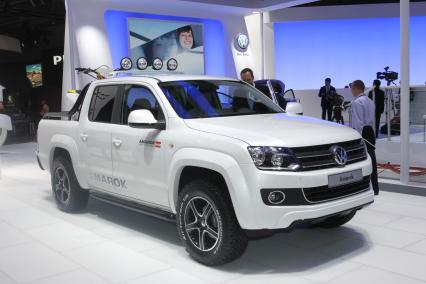 Автомобили и аксессуары, Московский международный автосалон 2010, Москва, 25 августа 2010 года. Автомобиль. Машина. Volkswagen Амарок ( Фолькасваген Amarok).