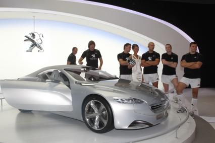 Автомобили и аксессуары, Московский международный автосалон 2010, Москва, 25 августа 2010 года. Автомобиль. Машина. Концепт от Пежо (PEGOT).