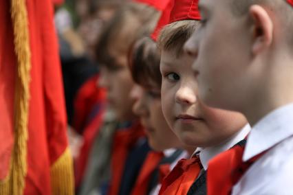 19.05.2010 Самара, пионерский отряд в день пионерии посещает Дом-музей В.И.Ленина.