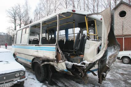 19.12.2006 Автобус ПАЗ-3205 Павловского автомобильного завода после аварии.