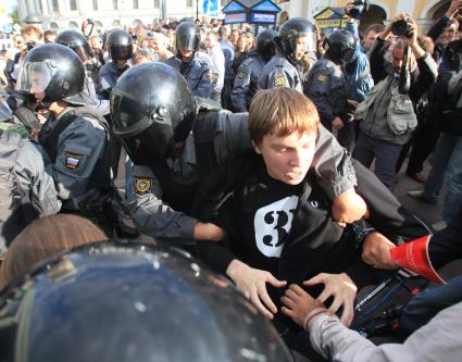 марш несогласных спб гостинный двор 31.09.2010