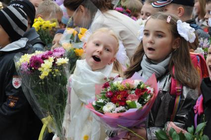 1 сентября 2010 года. День знаний. Первоклассники. Школа. Образование. 1 класс. Первоклассник. Учеба. Ученик. Праздник.