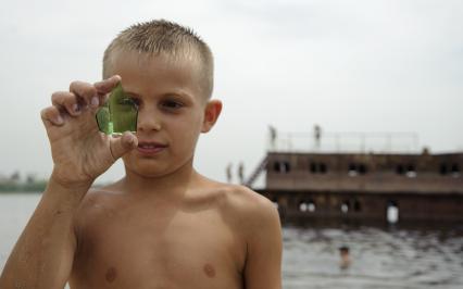 июнь 2010. Волгоград. Начало купального сезона на пляжах города.