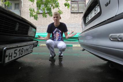 Автомобиль, дистанция между автомобилями, парковка, остановка  24 августа 2010 года.