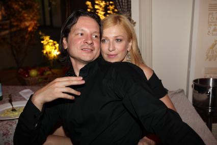 22 июня 2010 года. Ресторан Marusya. 32-й Московский международный кинофестиваль (ММКФ). Церемония вручения премии Beauty Cinema Awards. На снимке: актриса Ирина Гринева и фигурист Максим Шабалин.